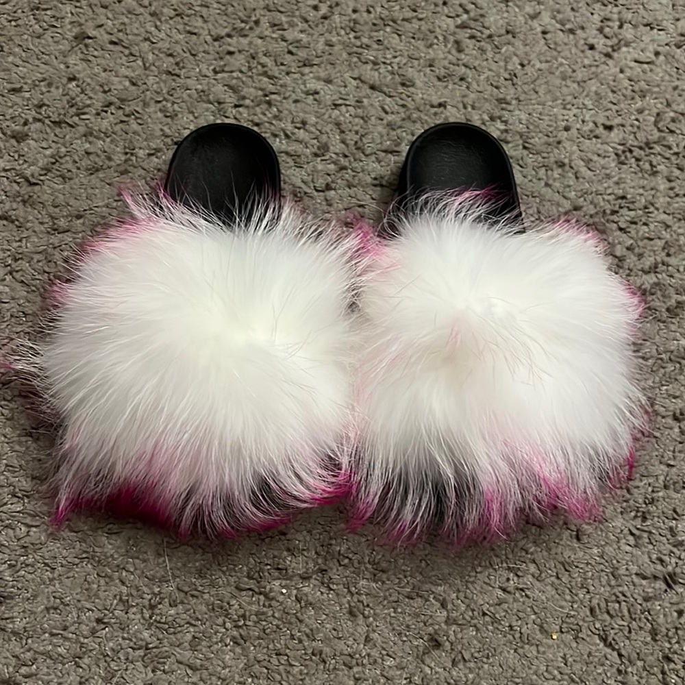 Brand New Women’s Faux Fur Slides Size
